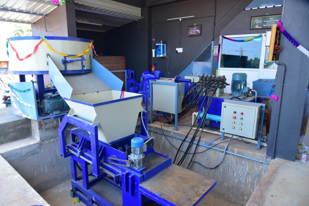 WhatsApp Image 2025-12-08 at 13.22.12